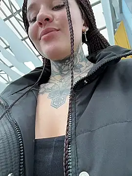 Chat +18 de KishaMur ao vivo