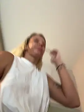 LikaCat webkamerás műsora