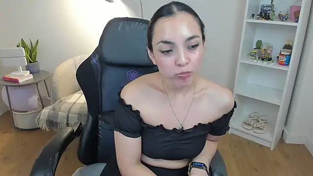 _BellaEvans_: απευθείας συνομιλία ΧΧΧ