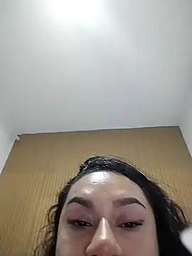 yummi_greluda 现场XXX聊天