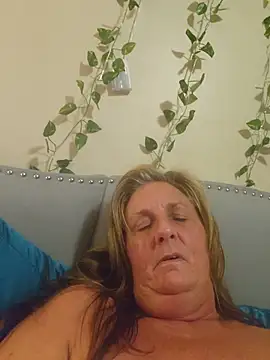 SultrySummer68's Webcam Show