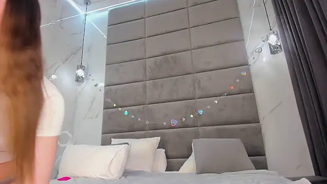 Chat +18 de Nicole_Charm ao vivo