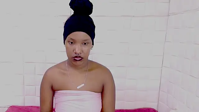 EroticSexyPrada 现场XXX聊天