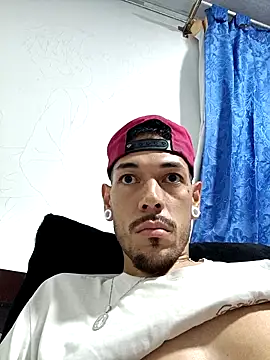 LatinVibeX: онлайн-секс-чат