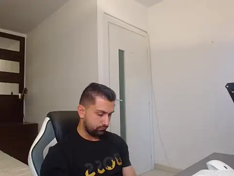 BryceReign élő XXX-chatje