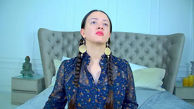 دردشة ElinaBellucci الجنسية المباشرة