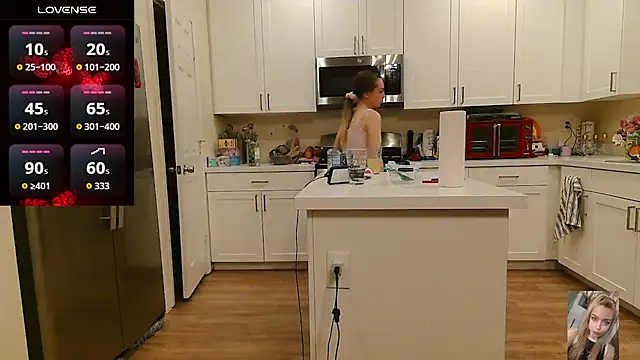 Blondiewithanass live XXX chat