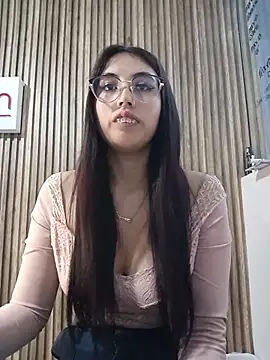 แชท XXX สดของ Valk_submissive