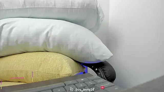 anny_rouse24's Live XXX Chat