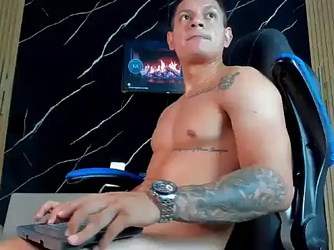 Chat XXX Live HenrryDouglas