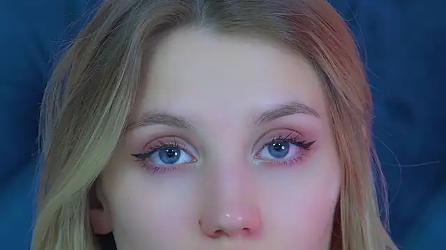 StacyEvances live XXX chat