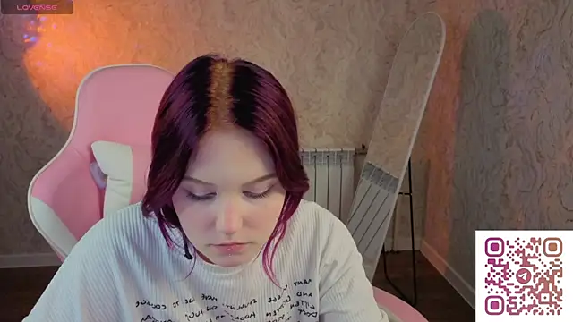 Chat +18 de Julia_Anis ao vivo