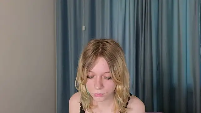 MollySally webkamerás műsora