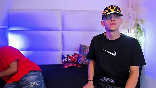 Chat +18 de your_d0ll1 ao vivo