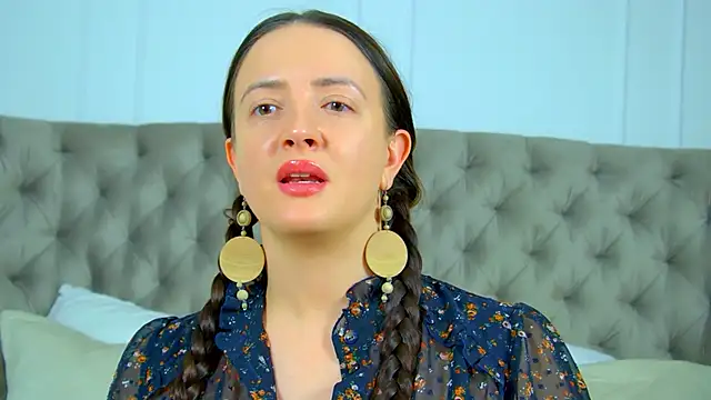 Онлайн чат XXX ElinaBellucci