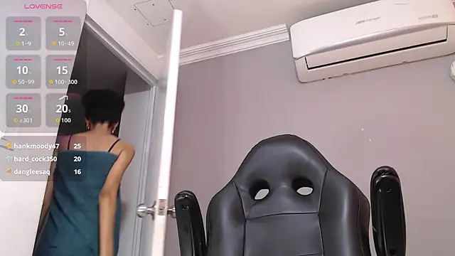 ElaineLaurent live XXX chat