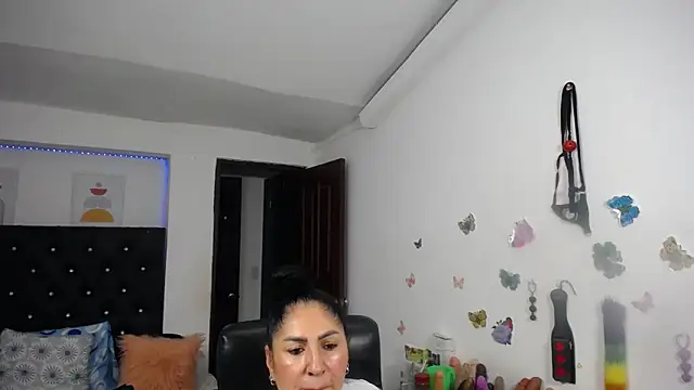 Chat +18 de mature_bigboobs10 ao vivo