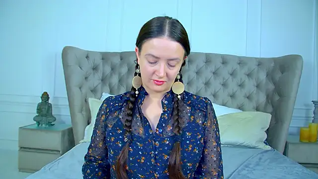 ElinaBellucci live XXX chat