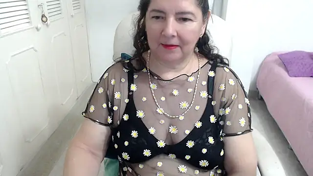 leonela_69's Live XXX Chat