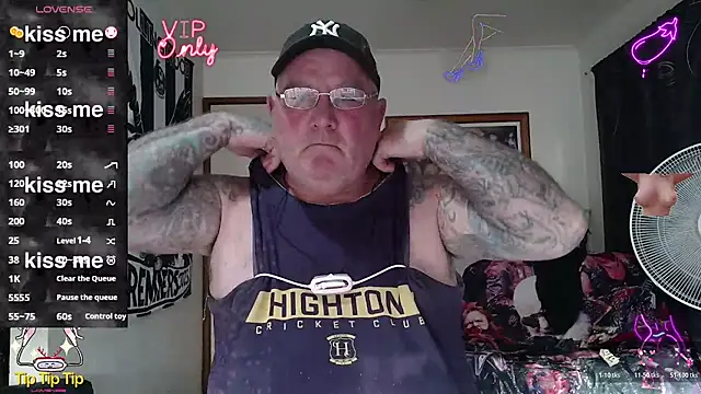 KINKYBLUEYES69 webcam show