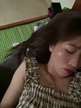 Show modela oneyou_400 na web-kameri