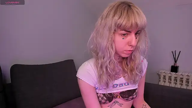 Violet_Haaze live XXX chat