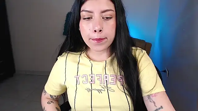 iam_emy live XXX chat