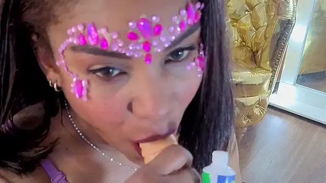 kamala_a Chat XXX in diretta