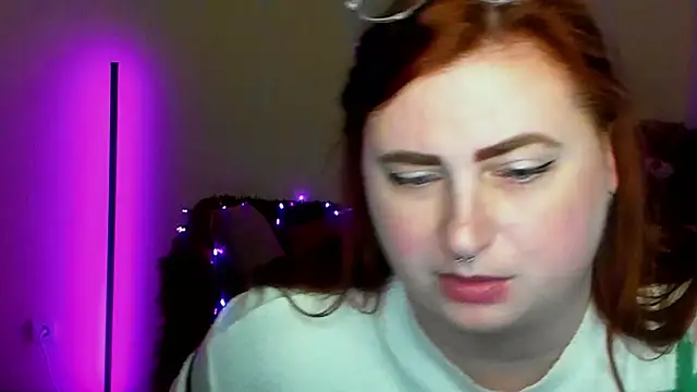 Chat +18 de Alicia_love00 ao vivo