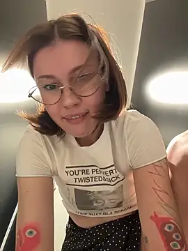 RinaCat live XXX chat