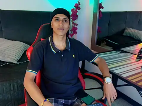 Pokazy przed kamerką – Alan_Colthon