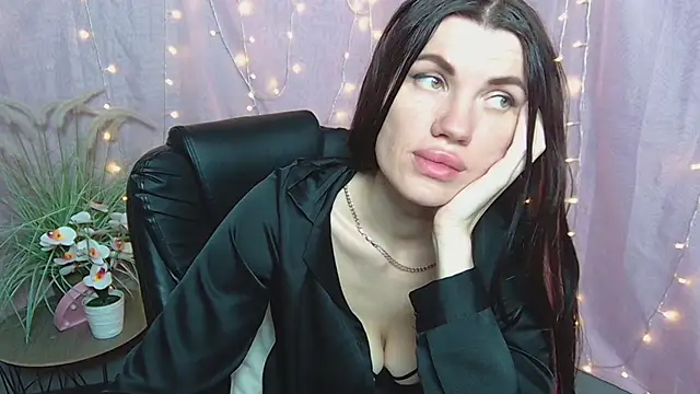 MilaLoona 现场XXX聊天