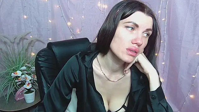 MilaLoona – Naživo XXX chat