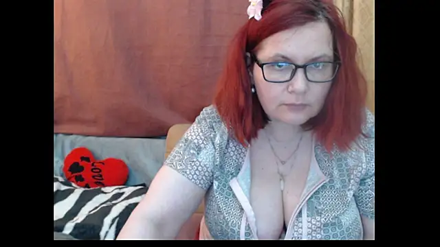 PlayfullMature élő XXX-chatje