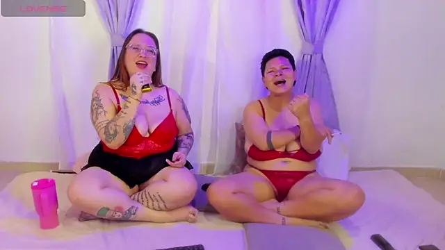 MiaYMolly élő XXX-chatje