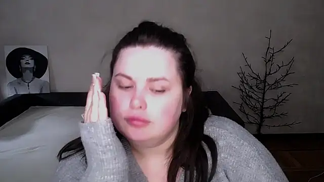 دردشة Emily_Mo الجنسية المباشرة