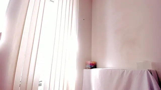 Chat +18 de DebbieWoood ao vivo