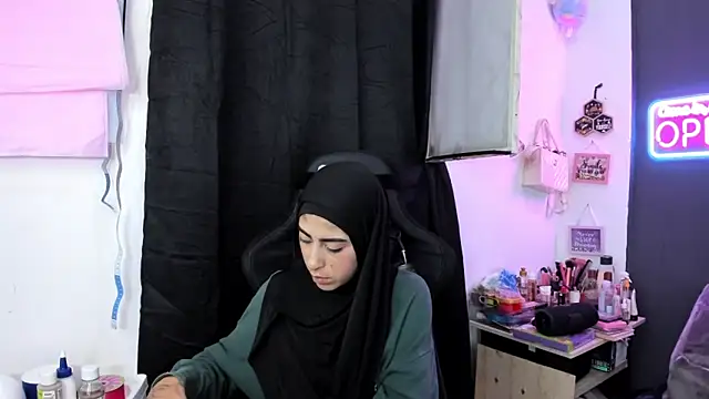 chaymae_nah_ 即時 XXX 聊天