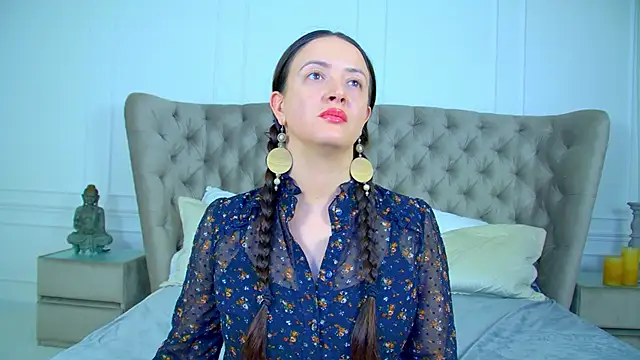 ElinaBellucci's Live XXX Chat