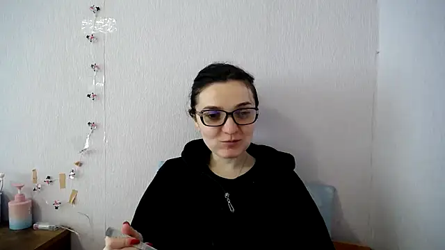 Shiny_gine live XXX chat