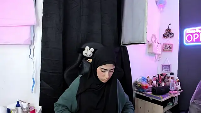 chaymae_nah_'s Live XXX Chat