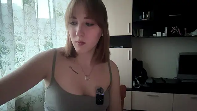 AquilineOrites élő XXX-chatje