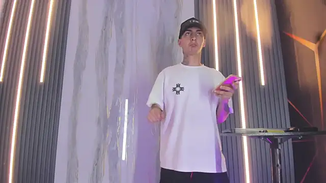 Show modela Angel_xxx na web-kameri