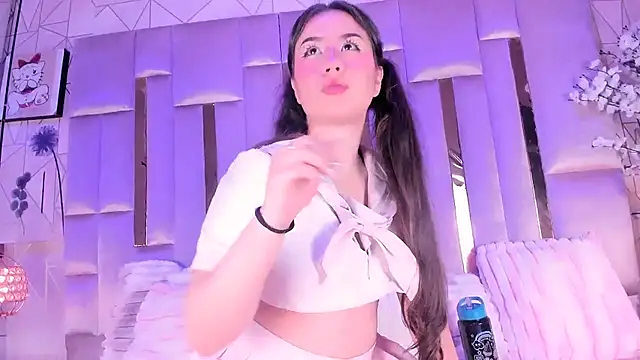 Naomistart Chat XXX in diretta