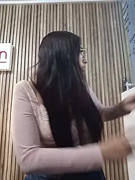 Valk_submissive's Live XXX Chat