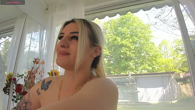 Ella_Vee Adlı Modelin Canlı XXX Sohbeti