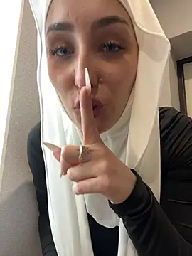 FlexibleDoll_ Chat XXX in diretta