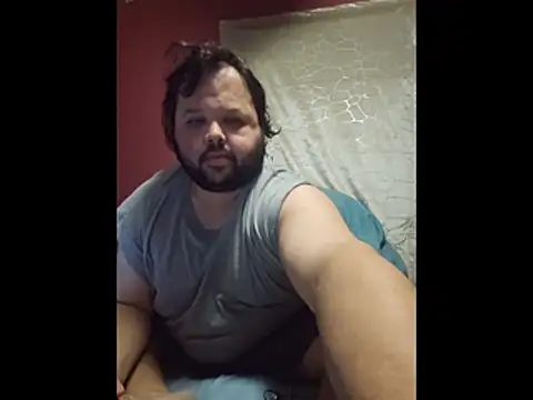 Strongbutgentle36: διαδικτυακό σόου στην κάμερα