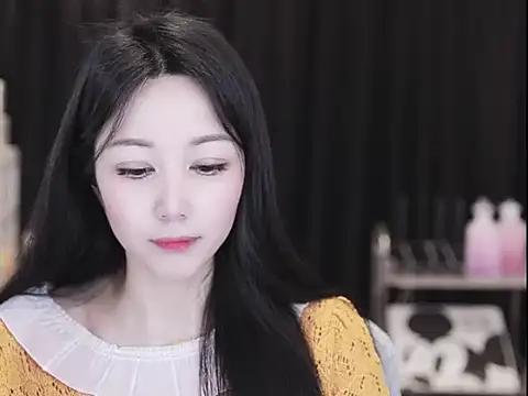 Nuyoah-77のライブXXXチャット