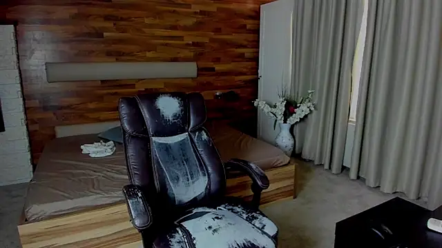 IvanHydee's Live XXX Chat